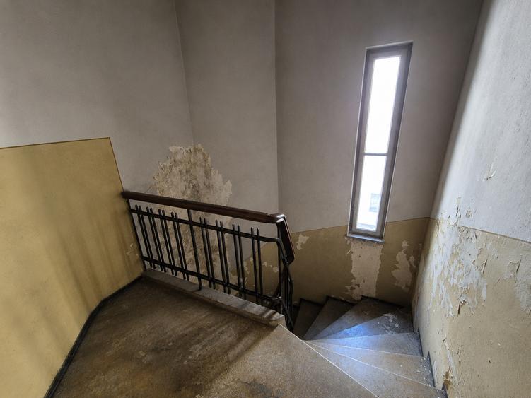 OPORTUNITATE! Apartament in vila intr-o zona foarte buna