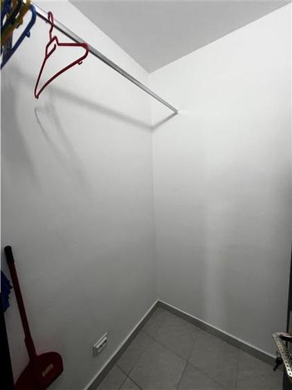 Apartament 3 camere la etaj intermediar si pivnita zona Vasile Aaron