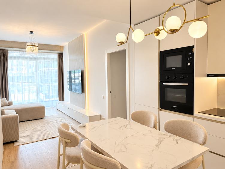 UP-site - Calea Floreasca: 2 camere, est, mobilat, piscina, spa