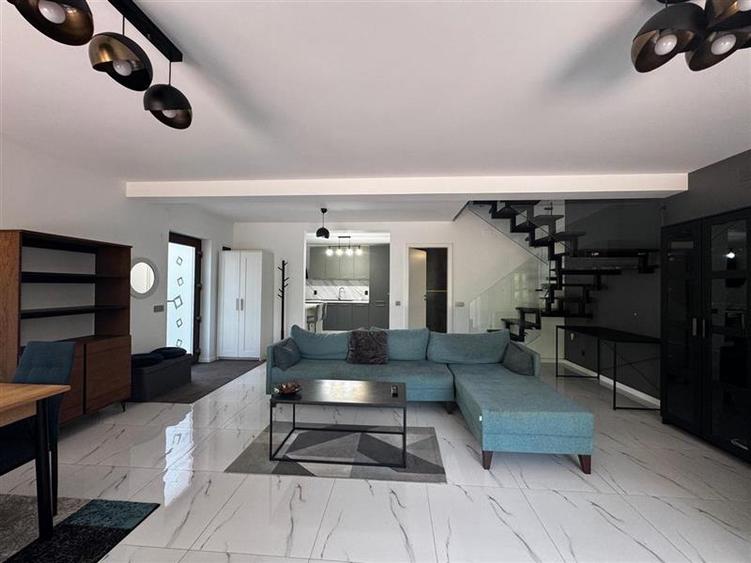 Casa Tip Duplex , situata in cartierul Dambul Rotund!