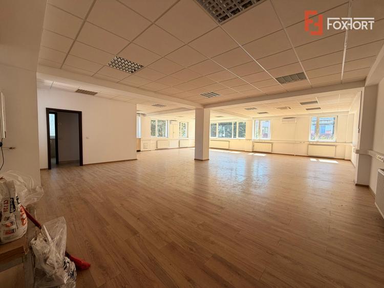 Spatiu pentru birou 140 mp pe Liviu Rebreanu langa Spitalul Judetean