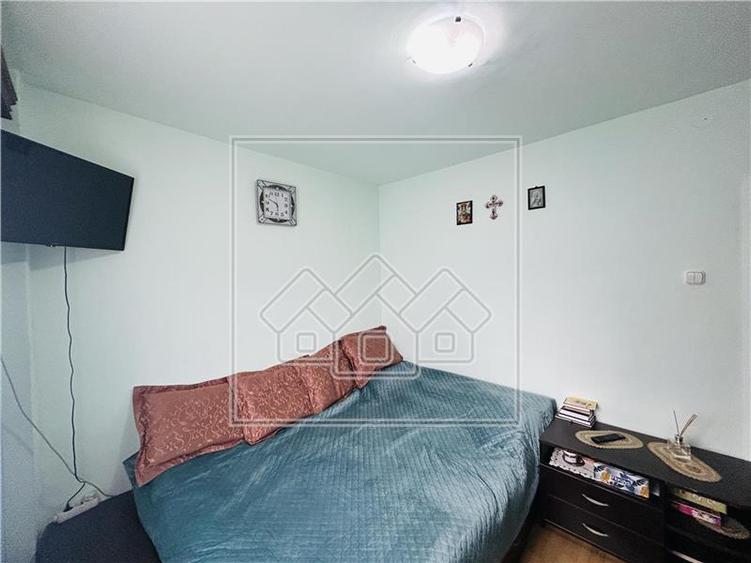 Ap decomandat, cu 2 camere, balcon, etaj 4/8 - M. Viteazu