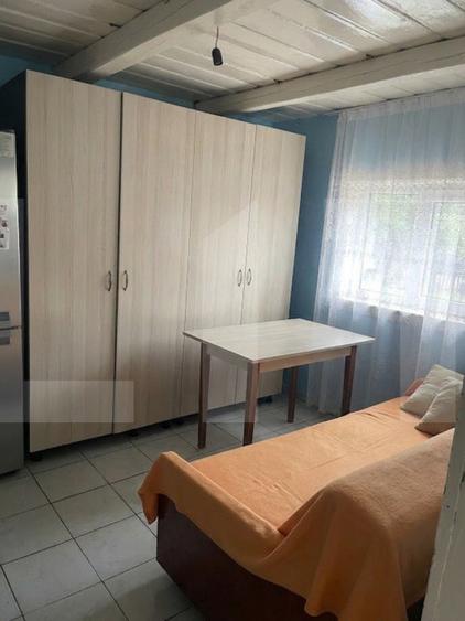 Casă de vânzare, teren 5400 mp, zona Brăești