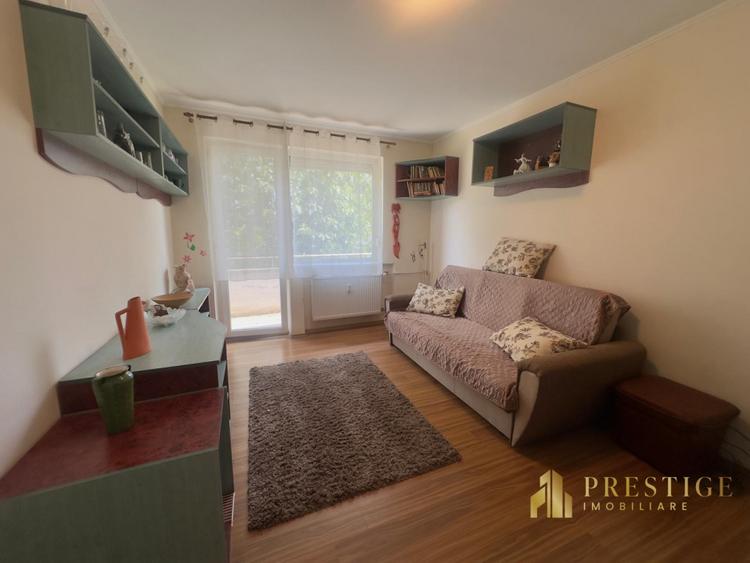 Apartament cu 3 camere de vanzare pe str.Selimbarului-Oradea
