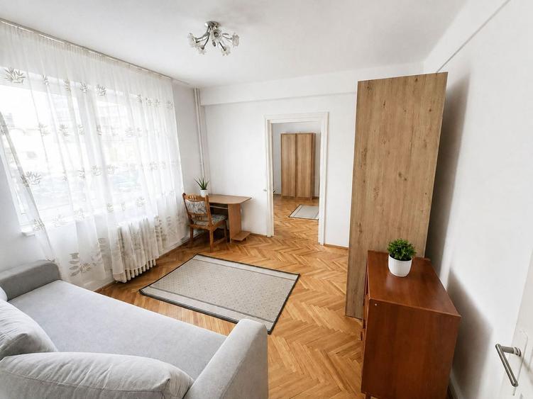 Apartament cu 2 camere de inchiriat, str Andrei Saguna, zona Centrala