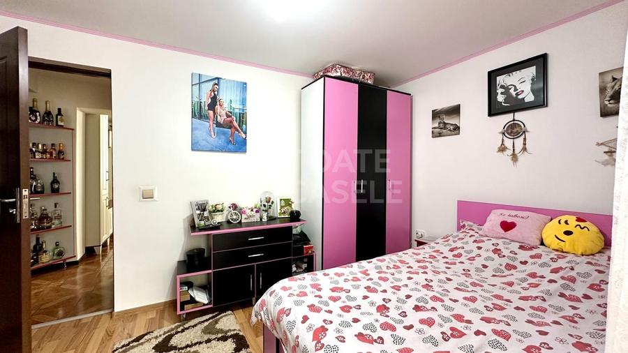 Apartament 3 camere, 2 balcoane inchise, loc de parcare, zona Junior