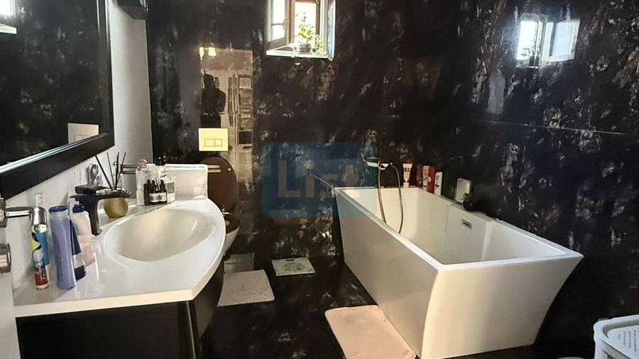Casă de lux spațioasă 3 dormitoare, Santandrei (€265.000)