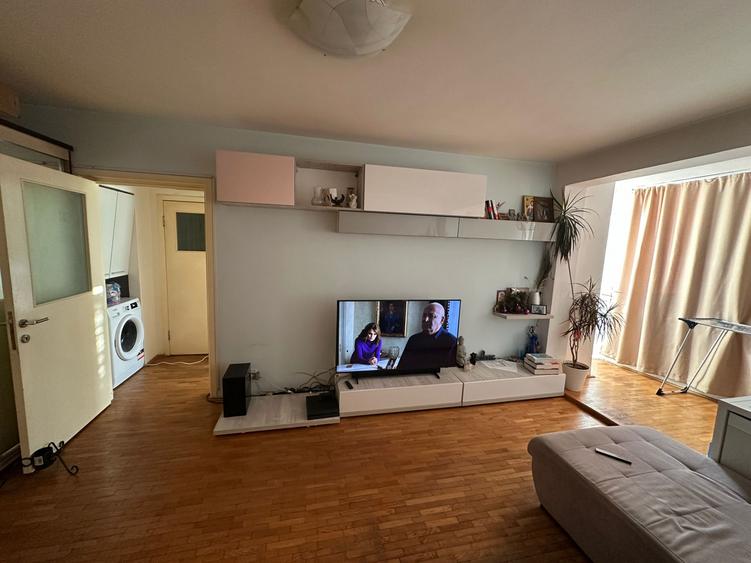 Calea Giulești, 2 camere, semidecomandat, etaj 4, suprafață totala 57mp