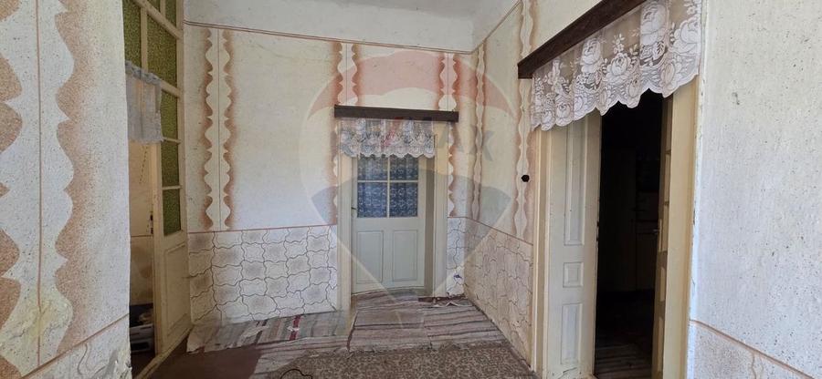 Casă cu potențial, aproape de centru – Socodor, jud. Arad