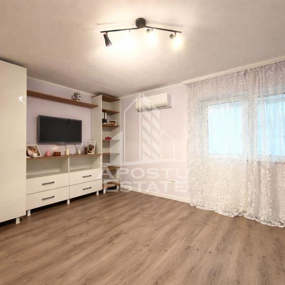 Apartament cu 3 camere, de vanzare, zona Soarelui, Timisoara