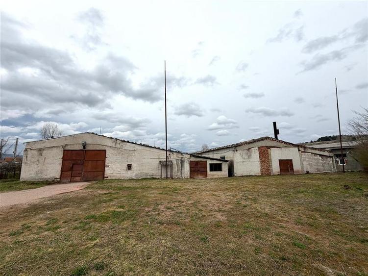 HALE INDUSTRIALE | CLADIRE BIROURI | TEREN 7000 MP | GHEGHIE BIHOR