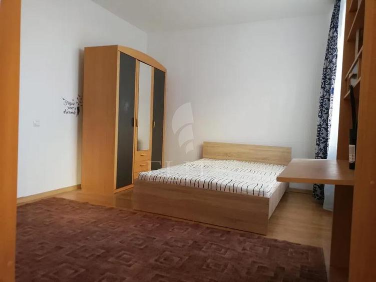 Apartament o camera în zona Colina