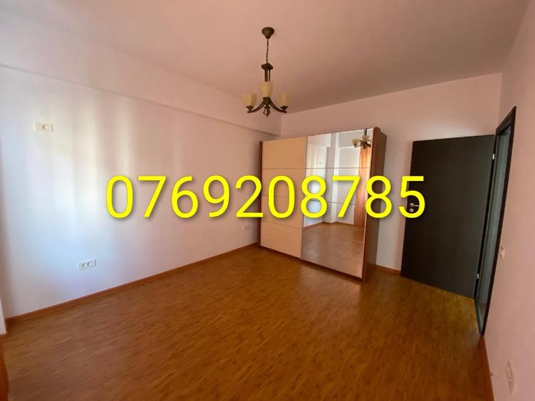 Vând apartament 2 camere, pozitionare excelenta.