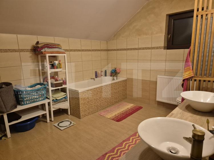 Vila superba de vanzare in Bardesti, 240 mp, 636 mp teren