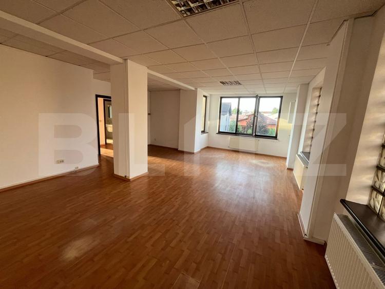 Clădire multifuncțională, de inchiriat, 600 mp, zona Micro 11