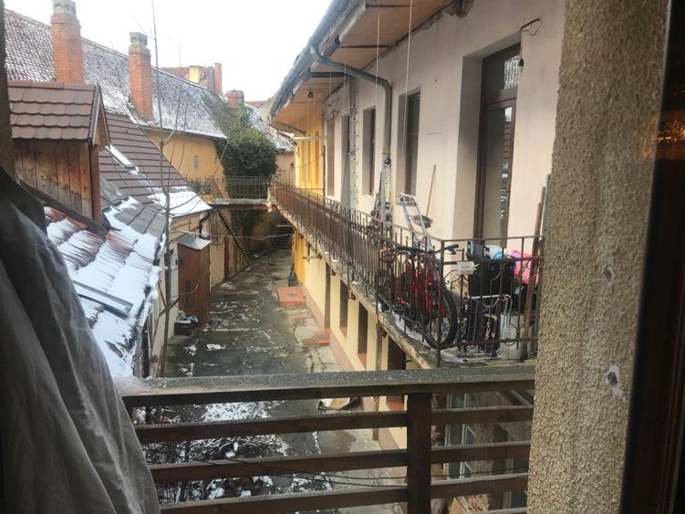 Apartament 3 camere in casa zona Centrul Istoric