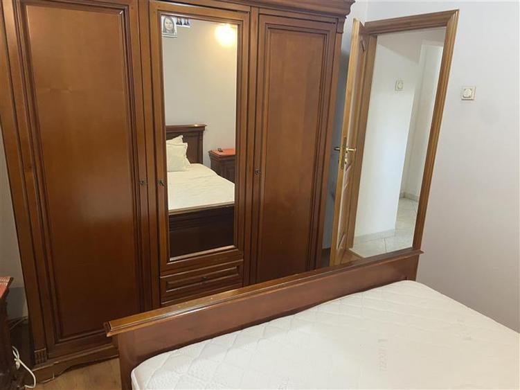 Apartament 4 camere Focsani , zona b- dul Independentei , suprafata generoasa 85