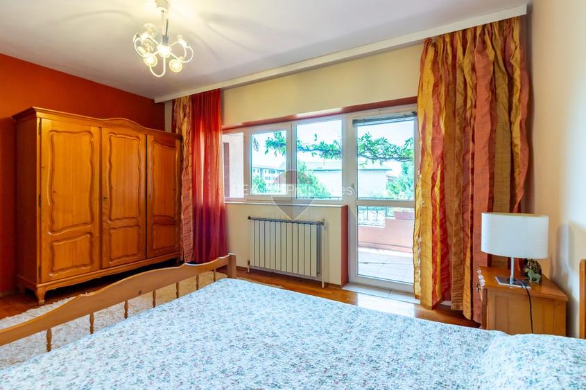 Casă / Vilă cu 6 camere de vânzare Chiajna /Rosu