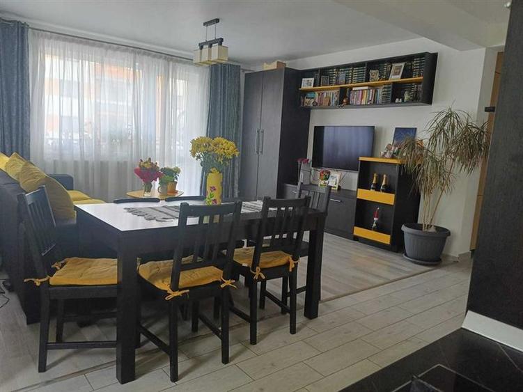 De vânzare apartament spațios și luminos în cartierul Tracto