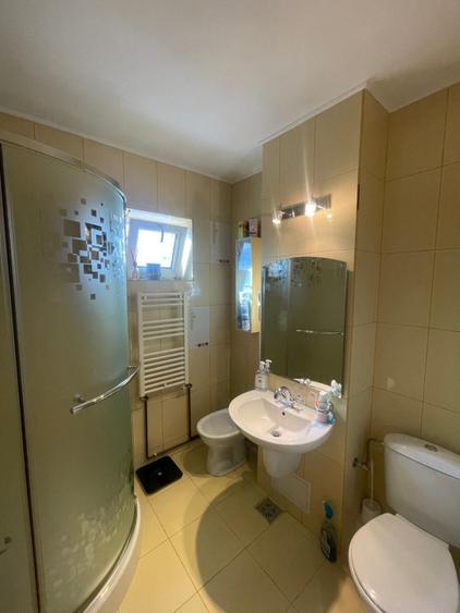 Apartament 3 camere, 70 mp + balcon 10 mp, zona Republicii - Traian