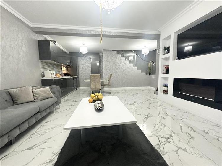 Casa de 300 mp, amplasata pe teren de 500 mp, Mamaia Nord