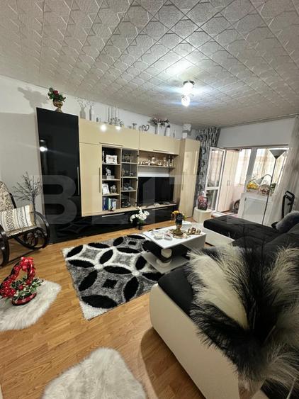 Apartament 3 camere, 64 mp, zona Materna