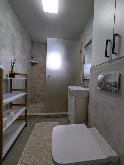 Apartament 3 camere,mobilat si utilat zona Eroilor