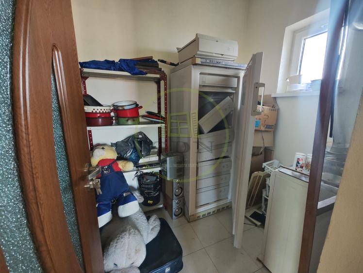 Casa 2 camere, teren 292 mp, Ghercesti, zona Spitalului Regional