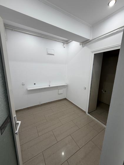 Piata Romana, cladire birouri 2004, 6 camere nemobilate, etaj 4+5/5, fara lift