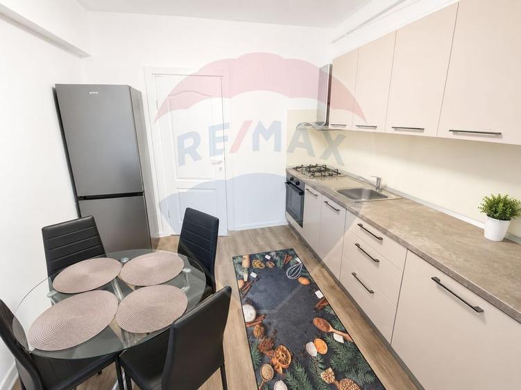 Apartament spatios, 3 camere si loc de parcare inclus-B-dul Garii