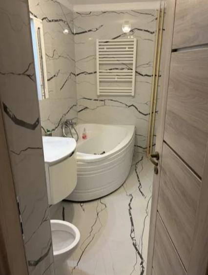 Vitan Mall,P-ta Alba Iulia,bl.1989,reabilitat,et.2/8,DECOMANDATA,renovata,balcon