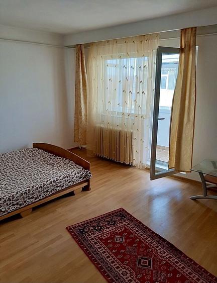Apartament 2 camere decomandat - zona Dacia