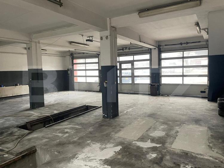 Spatiu comercial de vanzare, 5 incaperi, 328 mp, zona-Spitalul Judetean