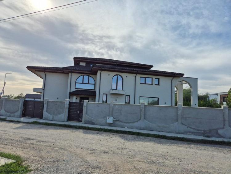 Casa visurilor la vanzare