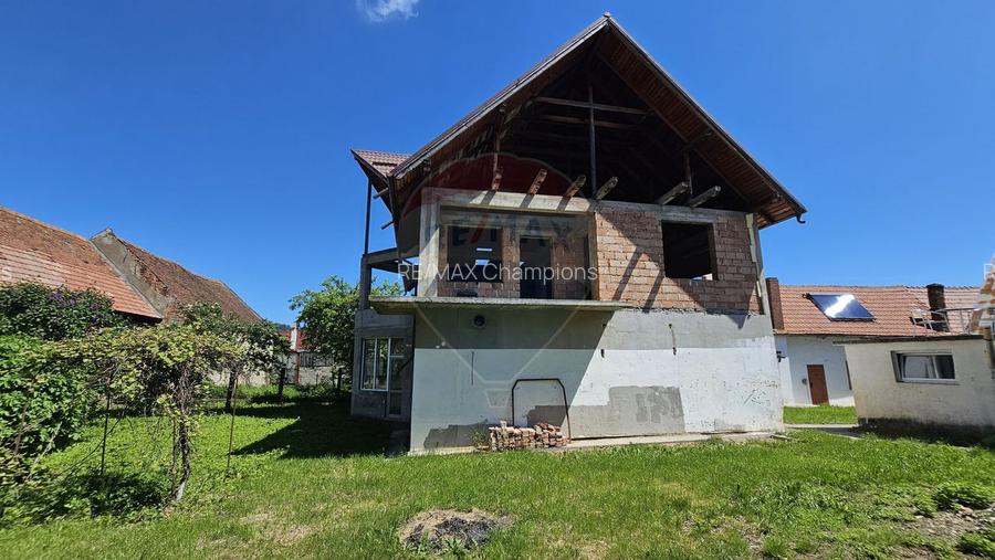 Proprietate unică | Teren 1.157 mp |Multiple clădiri | Centru Zărnești - 3