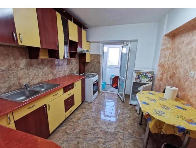 Apartament 3 camere semidecomandat, 71 mp - Stefan cel Mare