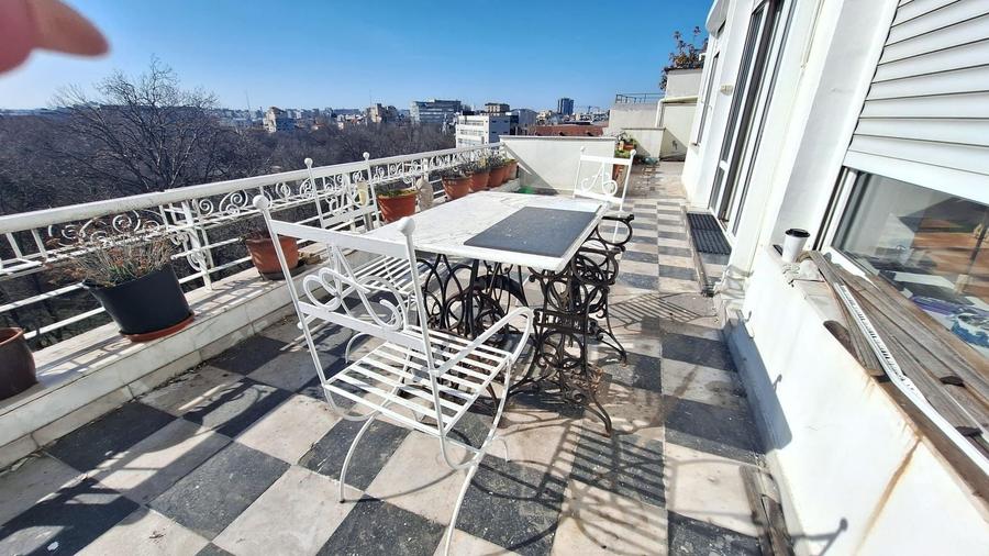 Apartament tip penthouse 40mp terasa 5 camere 200mp utili