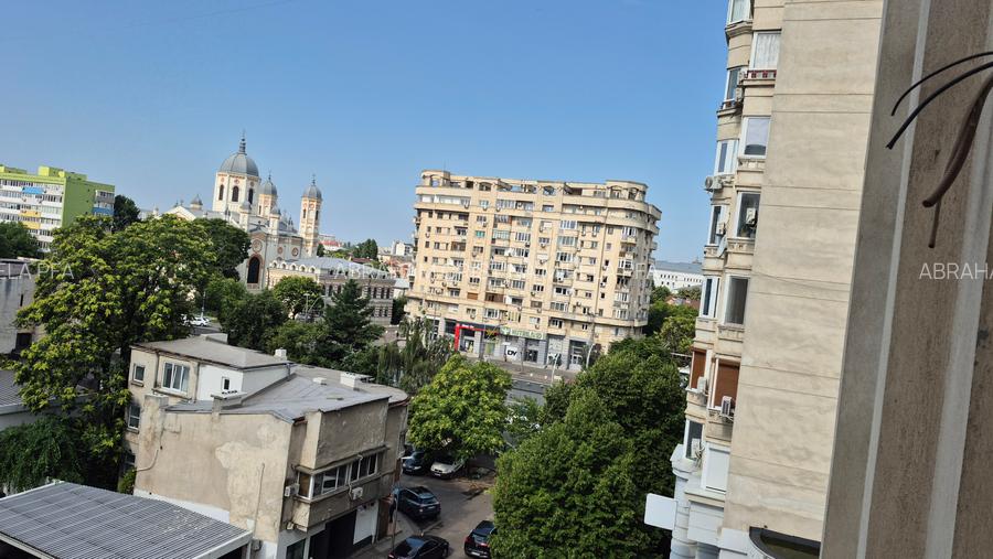3 camere renovat | 80 mp |  Centrală proprie | Parcare - 15