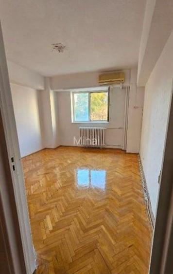 4 camere decomandat, etaj 2, vedere Casa Poporului, Calea 13 Septembrie
