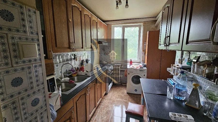 Vând apartament cu 3 camere, 4 4, Antiaeriană