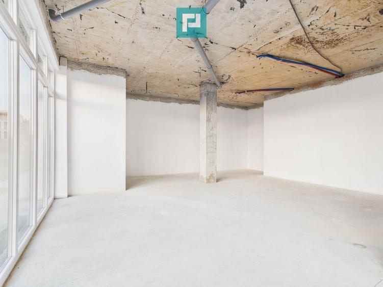 Spațiu comercial 208 mp + 5 parcări, Zona Aradului