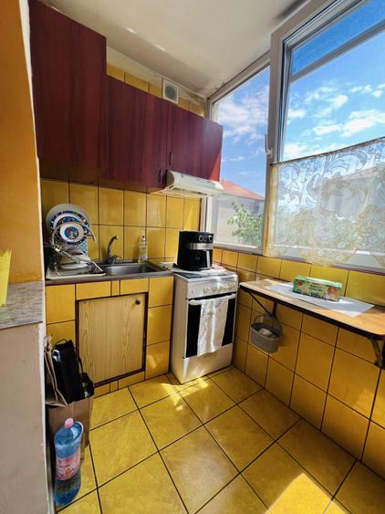 Apartament 3 camere, etaj 3, boxa - zona Torontalului