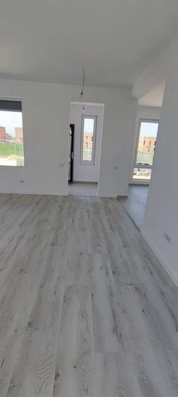 Vila 4  camere Parter