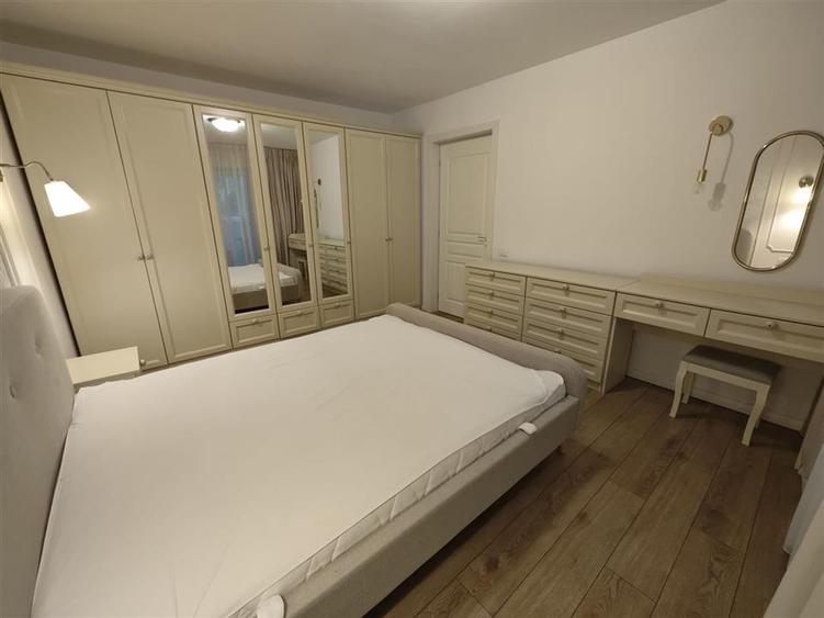Inchiriere apartament cu 3 camere sos.Panduri