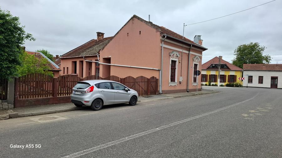 Casa de vanzare  - Ilia, str. Traian , nr. 2