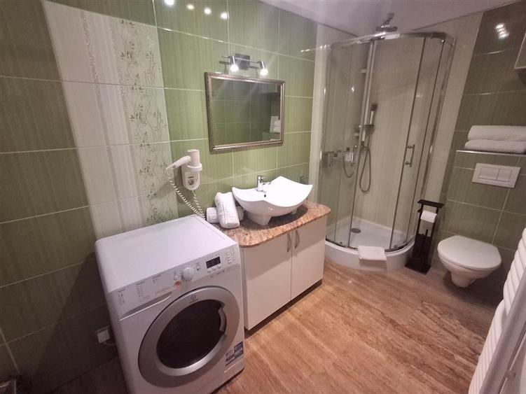 Studiou de lux cu balcon 40 mp utili in zona Centrala