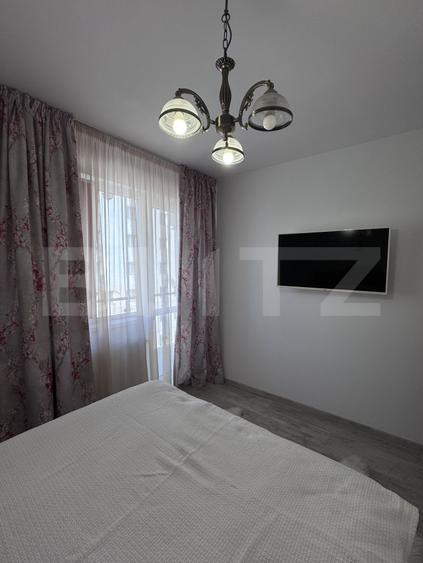 Apartament de vanzare, zona Vest, 9 mai.