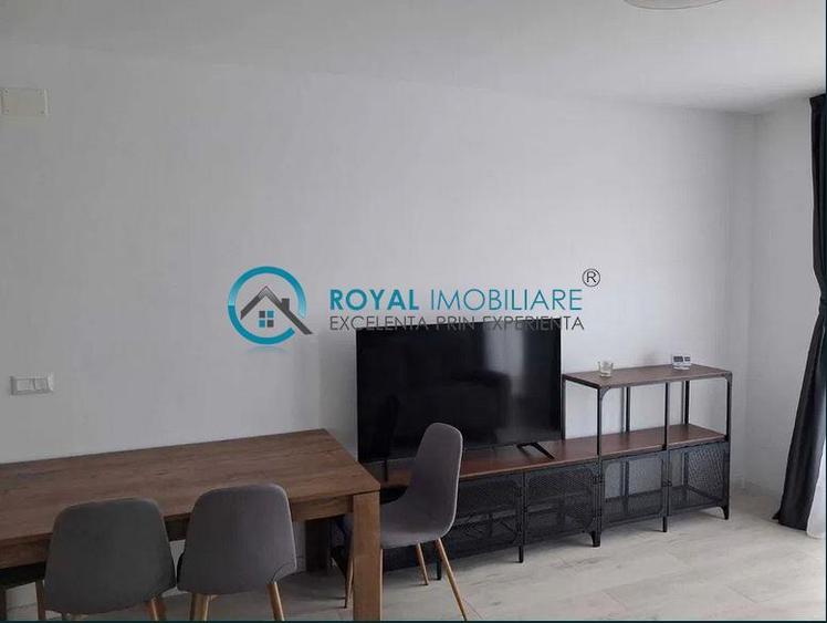 Royal Imobiliare - Vanzare apartament 3 camere zona Vest