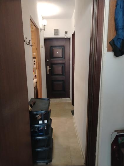 Garsoniera zona Cornisa etaj 2