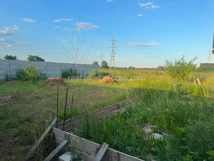 Casa Peris  zona Cocioc  (Nefinalizata) , langa terenul de Golf Bucharest - 9